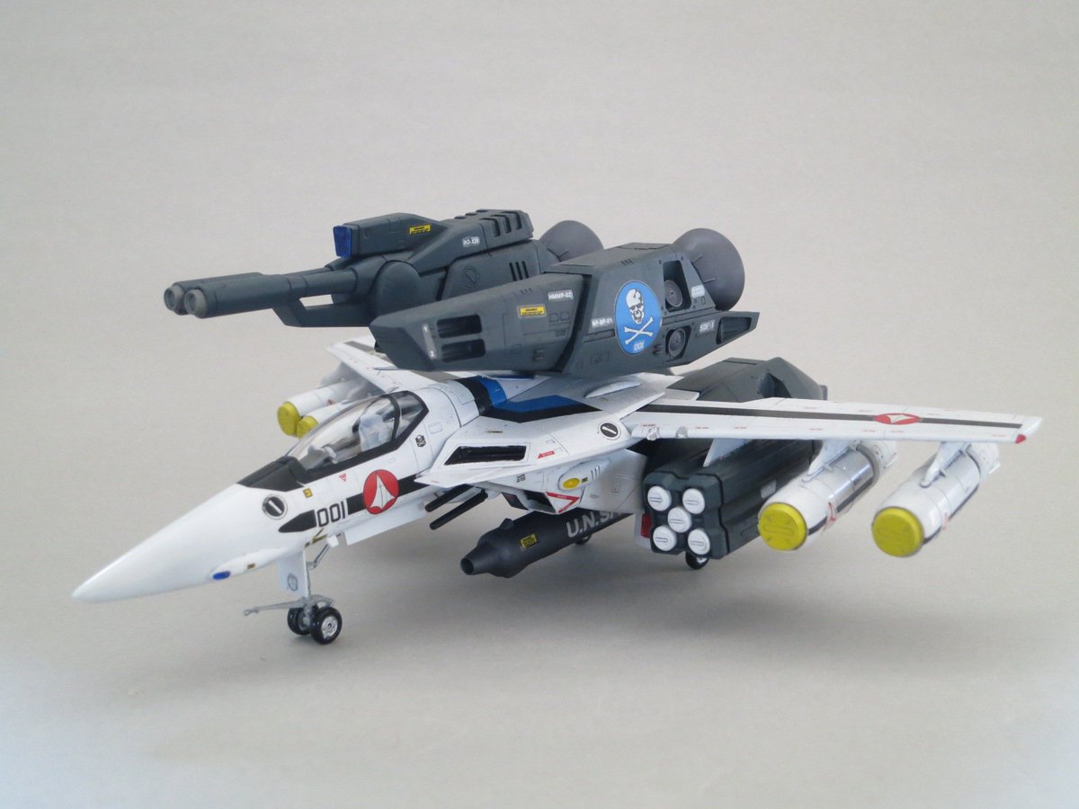 ジーズ Twitter પર ハセガワ 1 72 Vf 1s ストライクバルキリー完成しました 劇中には登場していませんが マックス機のs型になります しかし デカール貼りがしんどかった マクロス マクロスモデラーズ