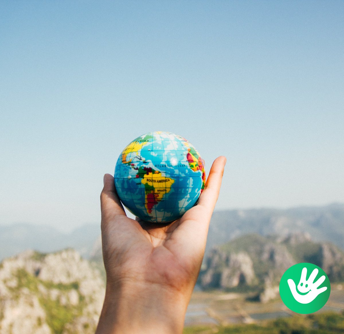 Childcare_On's tweet photo. 🌹 En el día de la Tierra, nuestro objetivo es eliminar todo el papel utilizado para la gestión del día a día de las Escuelas y Centros Educativos. Nuestro bello planeta 🌎 nos lo agradecerá! #DiaDeLaTierra https://t.co/FAIBl1vFLF