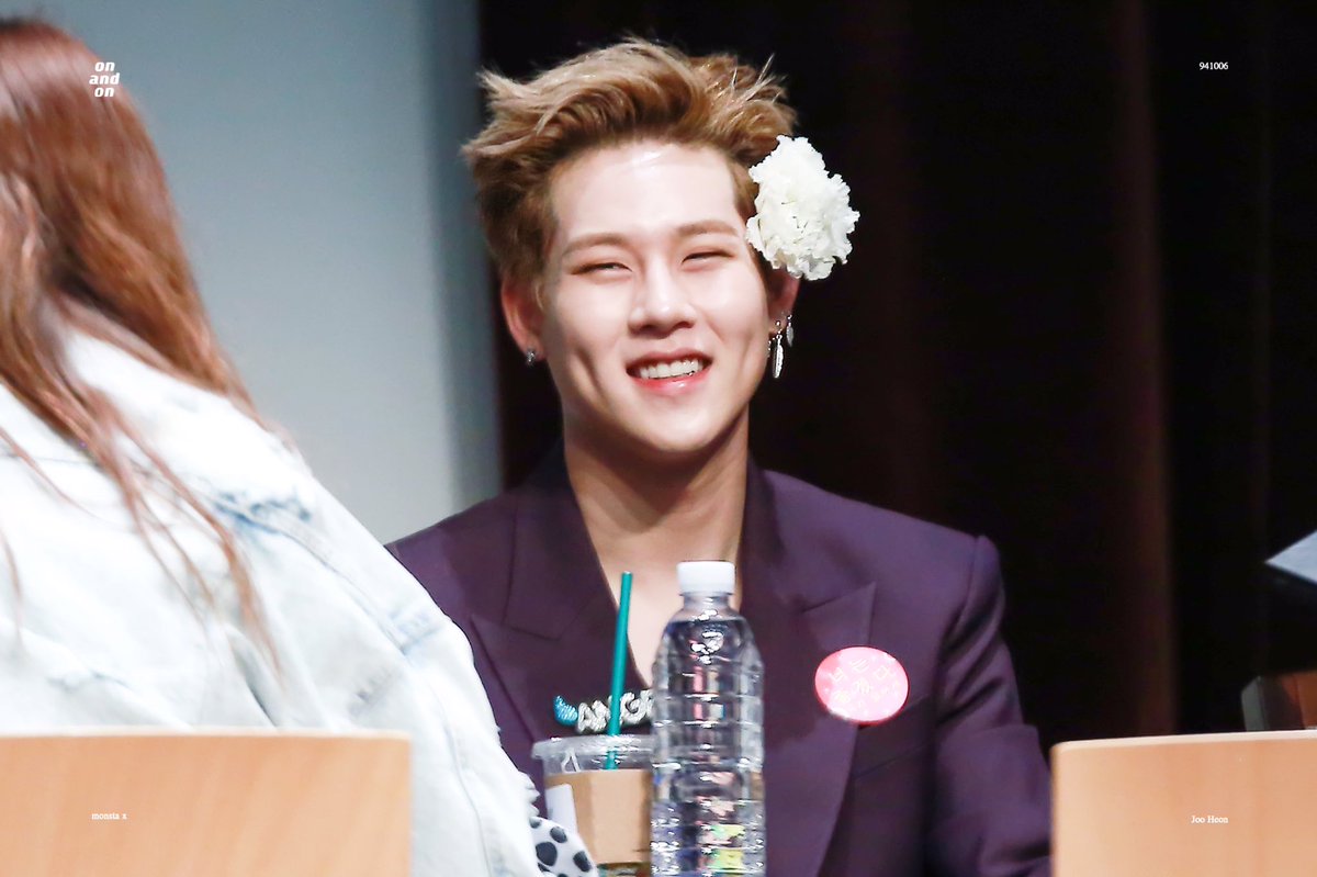 ONANDON_1006's tweet photo. 180421 잠실 팬싸
#주헌 #JOOHEON #몬스타엑스  
@OfficialMonstaX 🌼 https://t.co/JmLLljB1hi