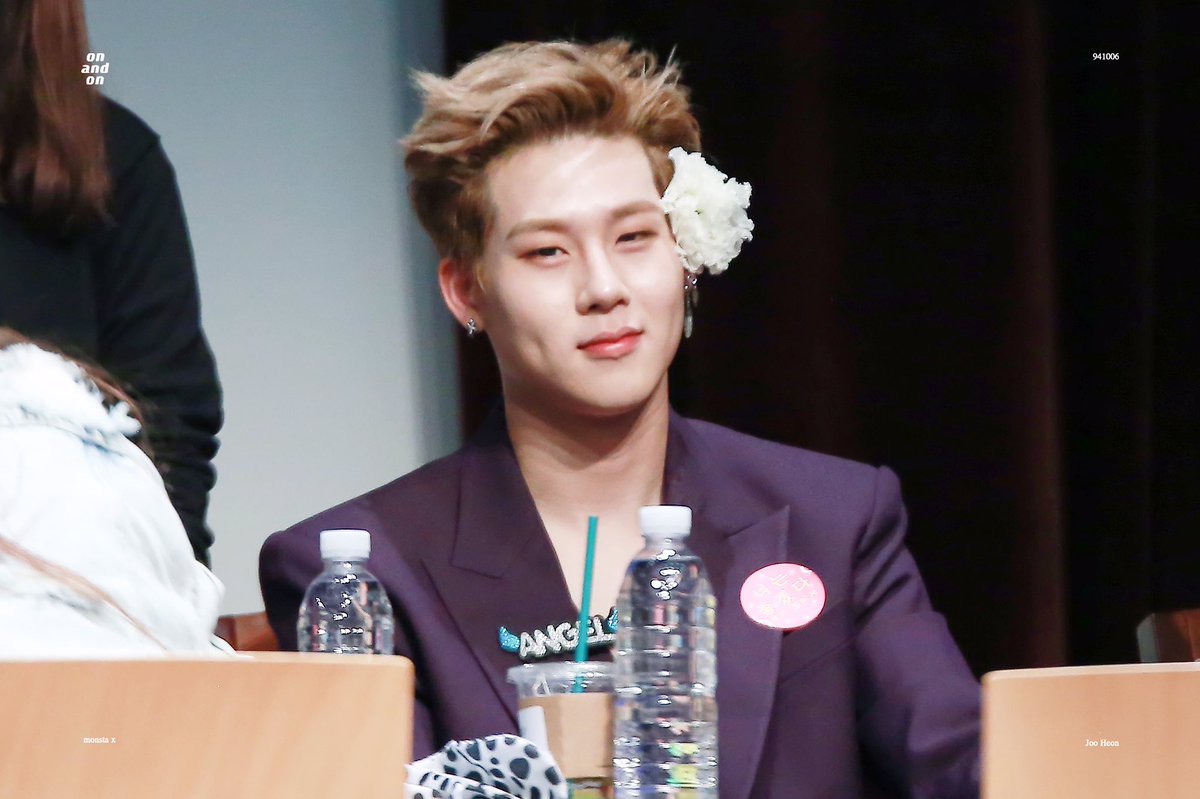 ONANDON_1006's tweet photo. 180421 잠실 팬싸
#주헌 #JOOHEON #몬스타엑스  
@OfficialMonstaX 🌼 https://t.co/JmLLljB1hi