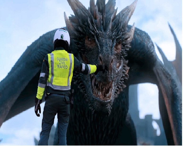 Estem tenint problemes amb la PRIMERA TROBADA DE DRACS VIUS 
La @CivilRoures ha rentingut alguns exemplars per portar llaços grocs. <a href="/324Roures/">324. FakerNius</a> @laveudesesteve <a href="/mossos_SER/">Mossos Sant Esteve de les Roures</a> @GermanetesLes <a href="/assoc_ornitSEDR/">Assoc.Ornitològica St.Esteve de les Roures</a> @VeterinarRoures <a href="/protocolsedr/">Protocol de l'Ajuntament SEDR</a> <a href="/st_esteveroures/">Ajuntament de Sant Esteve de les Roures</a>