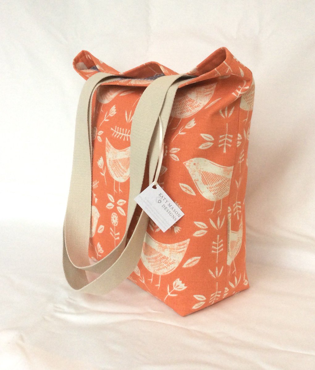 katymason32's tweet photo. #springtotes still in stock! #birds #ukgifthour https://t.co/AcCoy6qVVZ https://t.co/Mqec14rZY4