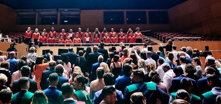 ArenasFP's tweet photo. Emotivo acto de Graduación de nuestra VI Promoción #TSAFAD @ArenasfpCampus junto a la XXII de bachiller @ColegioArenaSur https://t.co/jZLS6tXj89
