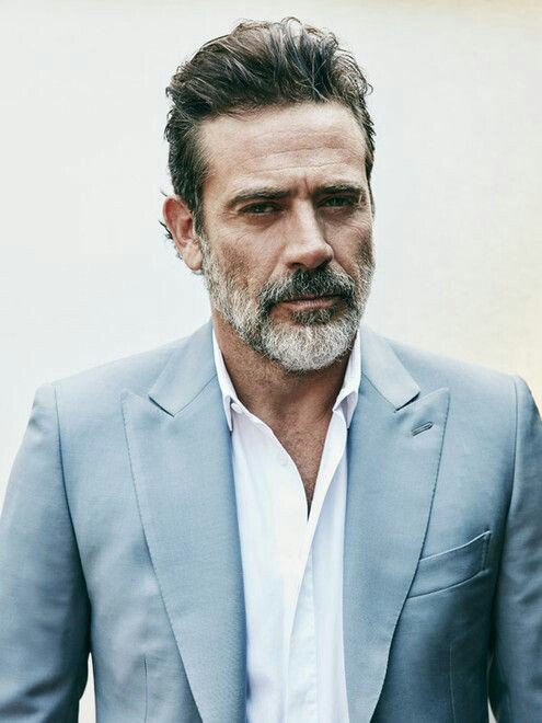 Guapazos's tweet photo. #guapazoscumpleañeros ¡Hoy felicitamos por su 52 cumpleaños al guapazo Jeffrey Dean Morgan, felicidades! #HappyBirthdayJeffreyDeanMorgan https://t.co/xBqtg5qSCJ