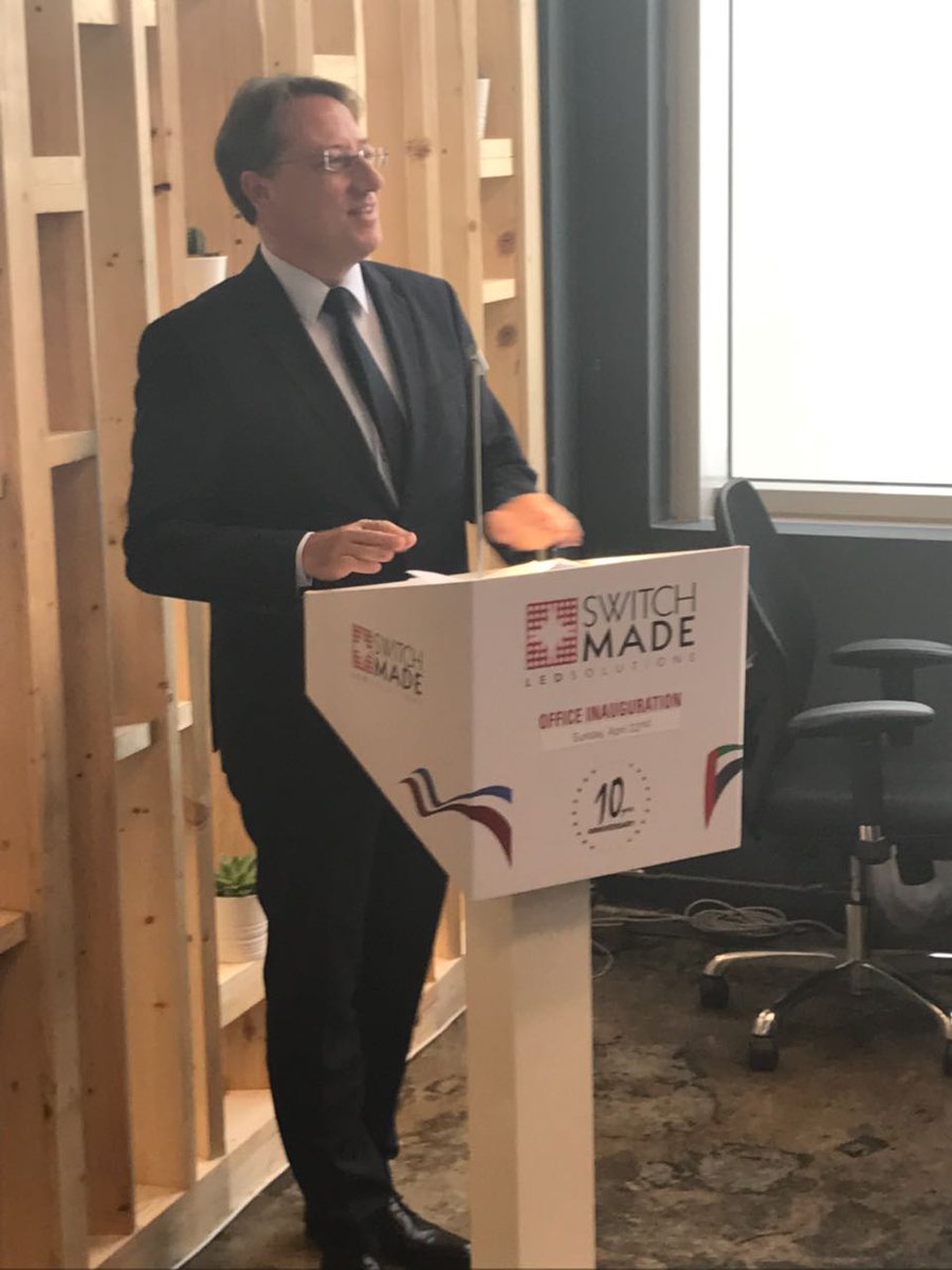 ludovic_pouille's tweet photo. سعيد بافتتاح مكاتب @Switch_Made الجديدة في #دبي.
حلول إضاءة مبتكرة لمدينة نور #الشرق_الأوسط! 💡
#فرنسا_الامارات 🇦🇪🇫🇷
#اختاروا_فرنسا 🇫🇷 https://t.co/8P0Z9dihex