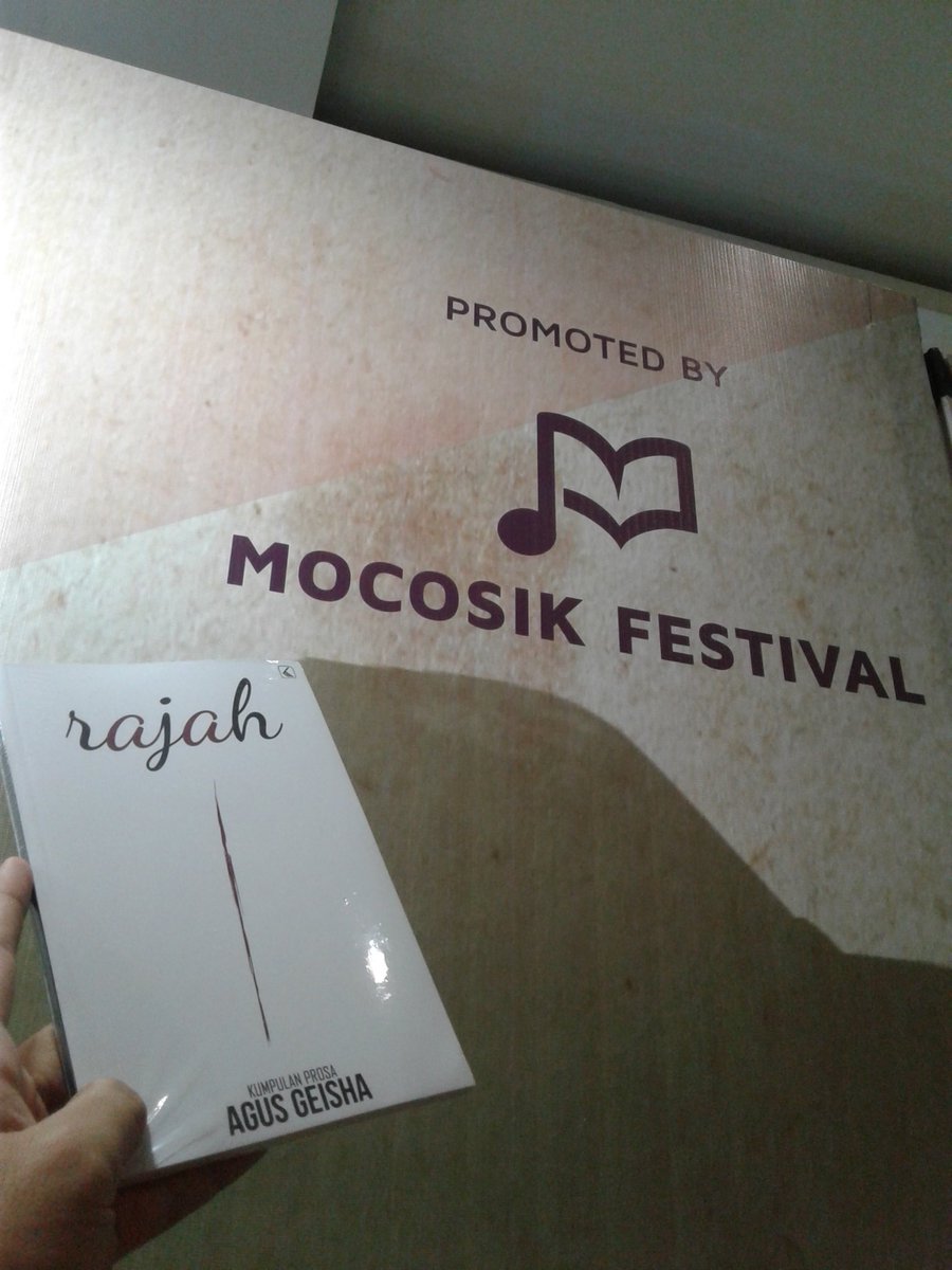 penerbitKAF's tweet photo. Temukan buku-buku kami di @MocoSikFestival #mocosikfestival2018 di Jogja Expo Center. https://t.co/anvuO5YvEp