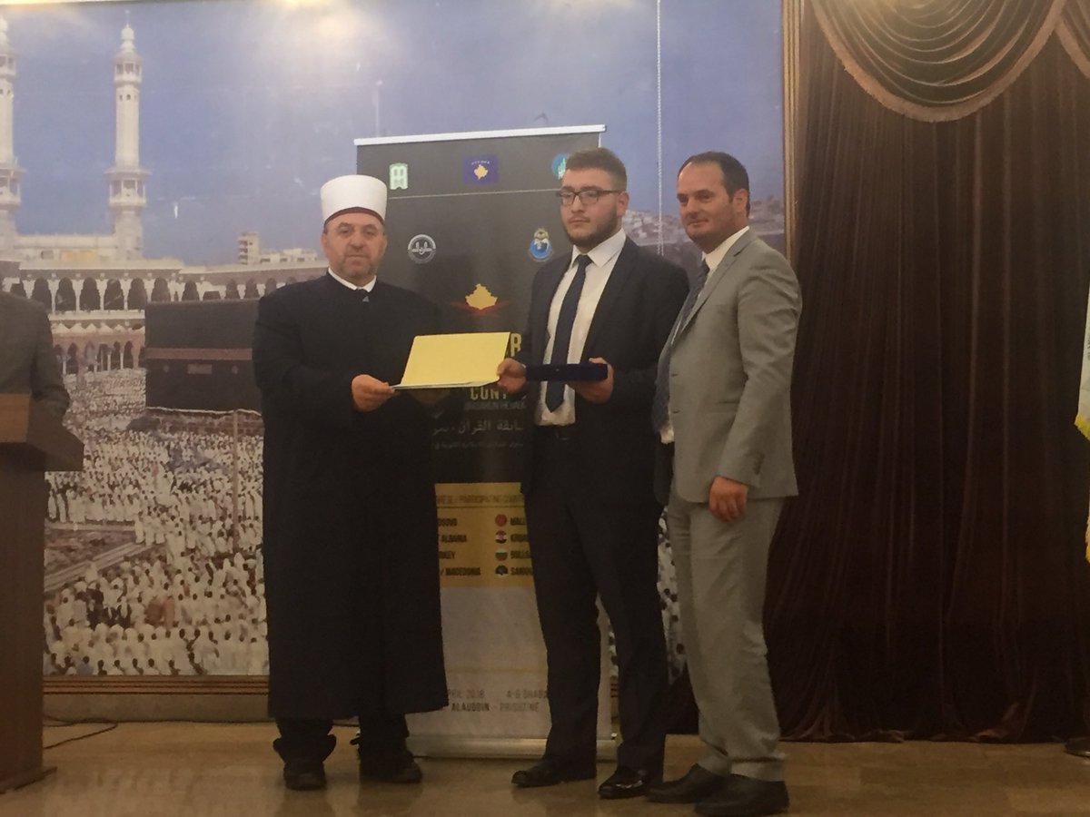 tekcammithat's tweet photo. Kosova Alauddin Bey Medreselerinin organize ettiği Balkan Ülkeleri arası Kur’an-ı Kerim Yarışmasında 2 birincilik aldık. Hafız Yunus Emre Yanaz ve Güzel okumada Muhammed Bilal Demirel ülkemizi başarıyla temsil ettiler. @KartalDernek https://t.co/jDD4yUz9Ds