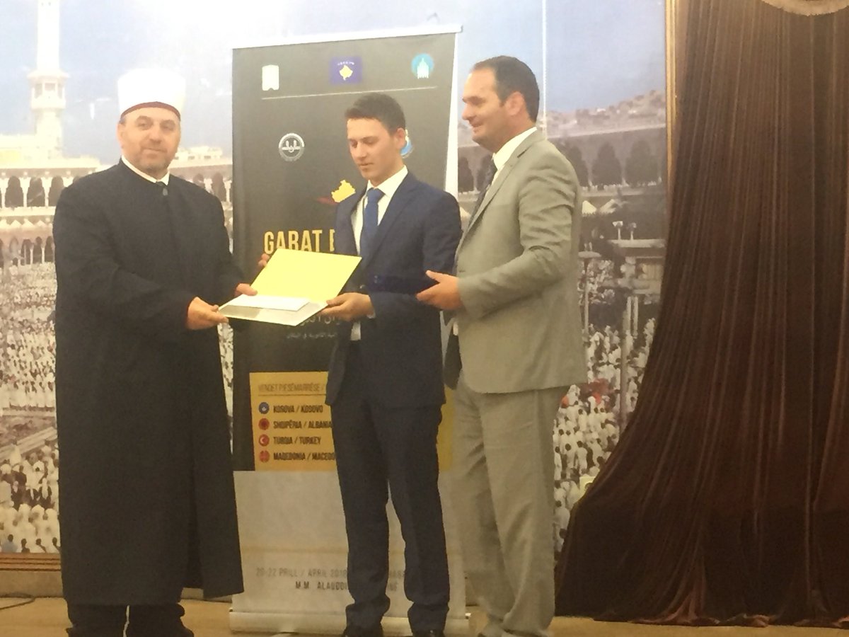 tekcammithat's tweet photo. Kosova Alauddin Bey Medreselerinin organize ettiği Balkan Ülkeleri arası Kur’an-ı Kerim Yarışmasında 2 birincilik aldık. Hafız Yunus Emre Yanaz ve Güzel okumada Muhammed Bilal Demirel ülkemizi başarıyla temsil ettiler. @KartalDernek https://t.co/jDD4yUz9Ds
