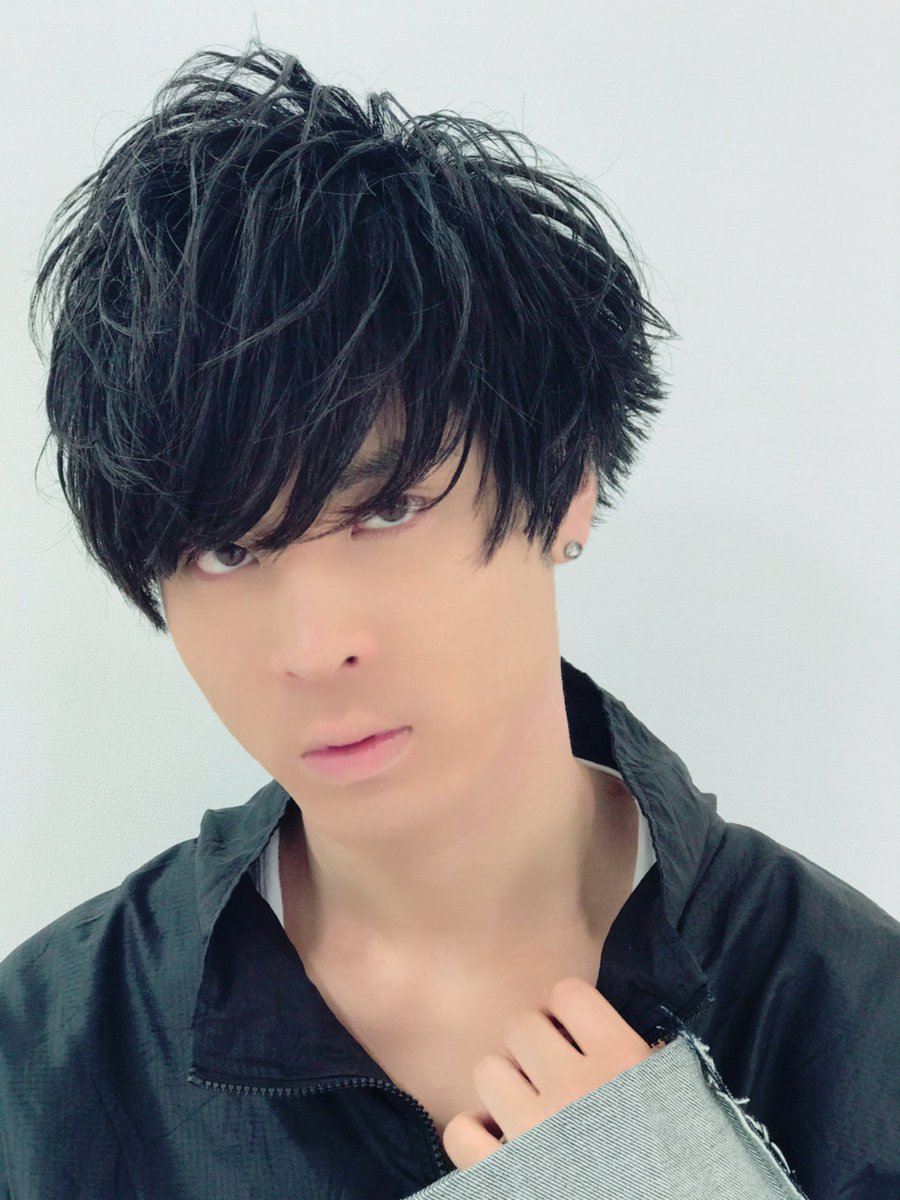 ハマカワ בטוויטר 遅めの春ヘアー スリムブラックマッシュ 春こそ王道へ フォルムを縦長にして マッシュの重さを軽めな印象に 使用waxは Lipps L08マットハードです メンズ メンズヘア メンズヘアスタイル メンズヘアスタイリング ヘアセット