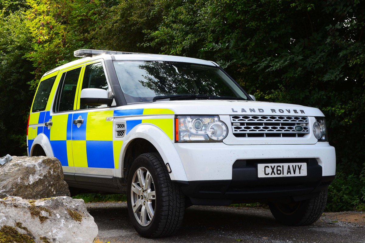 @SuptPhilVickers @lincspolice @tonyblvpg @narpohq @CMPG @DuckworthLR @PoliceHistory @WMPHistory @LandRoverOwner @LandRoverUKPR @Series2Club A few of my favourites, @LancsPolice Range Rover, @DurhamPolice Defender, @NPRoadPolicing Disco and @NWPRPU Disco