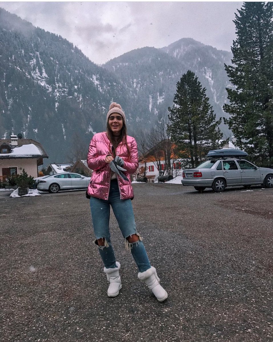 michalidan13's tweet photo. Ski time☃️⛸⛷🎿❄️ @skideal @guyitzik @gigi_prod @eddenram #skidealweek2018 #michalidan #michalidantour https://t.co/4ReTjmWztM