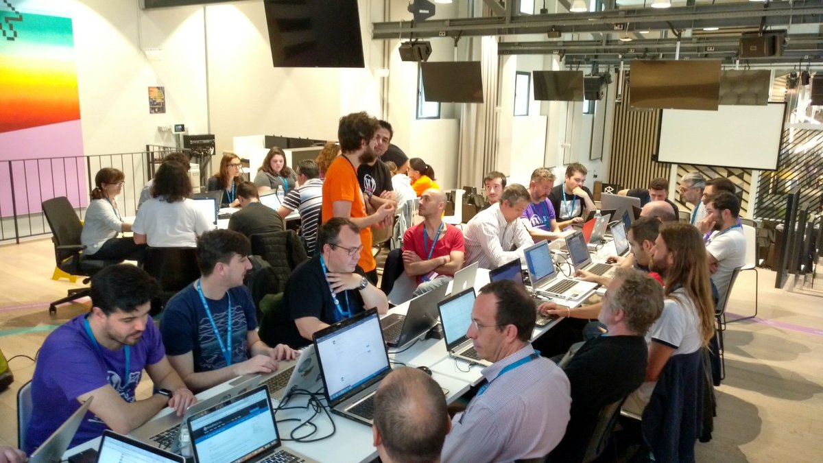 WordCampMad's tweet photo. Las mesas del #ContributorsDay en #WCMadrid https://t.co/Z2GPH3SUwb
