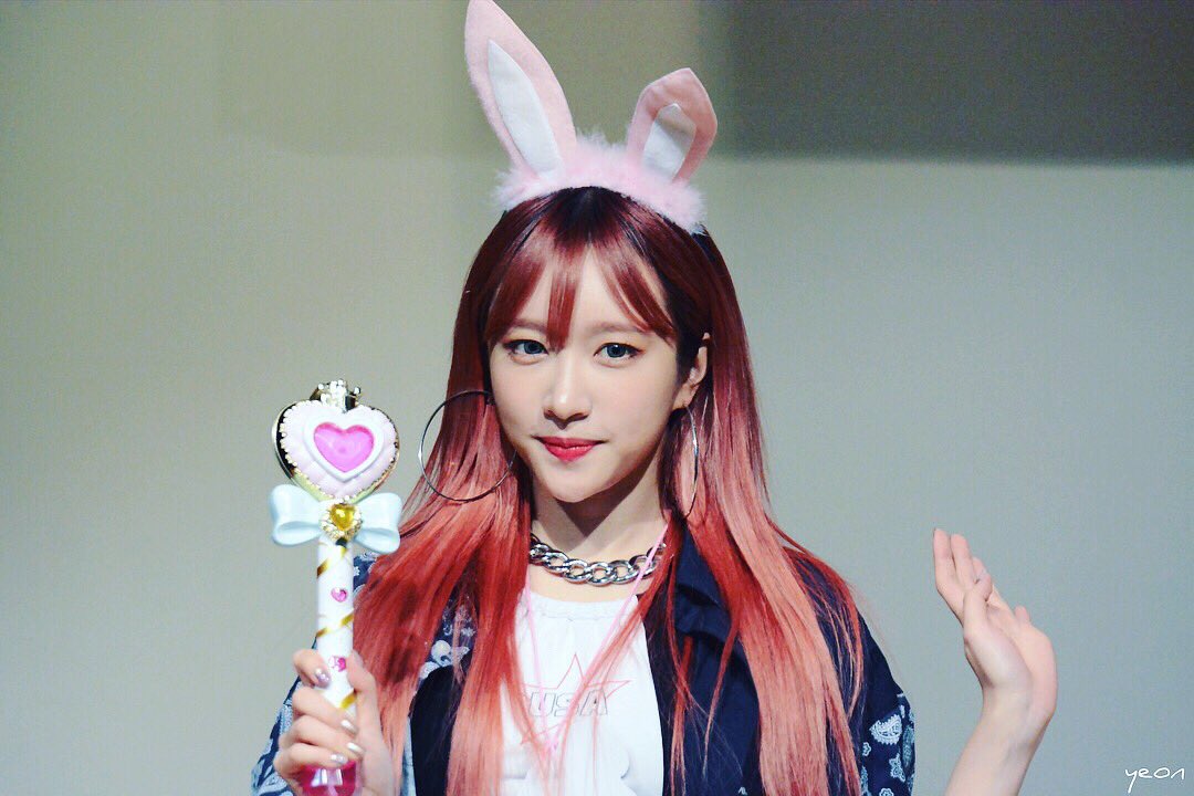 ____YEON____'s tweet photo. 180421 중구 팬싸 
선녀님🧚‍♀️
#하니 #안희연 #HANI #EXID https://t.co/nh5YjAPYGc