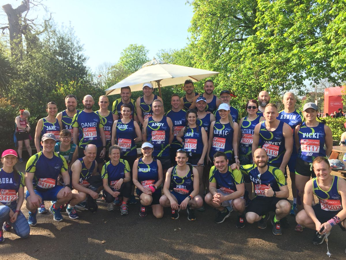 alzheimerssoc's tweet photo. #TeamAlz ready to take on the #LondonMarathon2018 in the beating sun to beat dementia. #UnitedWeRun https://t.co/2ieCCszZrp