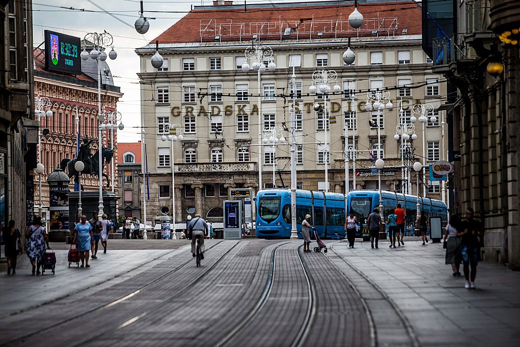 WhyZagreb's tweet photo. View of the main square in Zagreb from the Ilica Street 😊📷 #Ilica #Zagreb #VisitZagreb #WhyZagreb https://t.co/MViynxJSxK