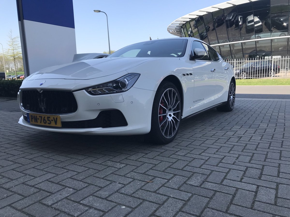Deze vette #maserati #ghibli rijdt vandaag mee met <a href="/MonarchRally/">Monarch Rally</a>  #vlinderkind #eb <a href="/AutoMunsterhuis/">Munsterhuis</a> <a href="/edwinhindriks/">Edwin Hindriks</a> <a href="/Hanvank/">Hanneke van Kammen</a> <a href="/mauricedvries/">Maurice de Vries</a> <a href="/deWitteOlifant/">De Witte Olifant</a> <a href="/IngoLeth/">Ingo Leth</a>