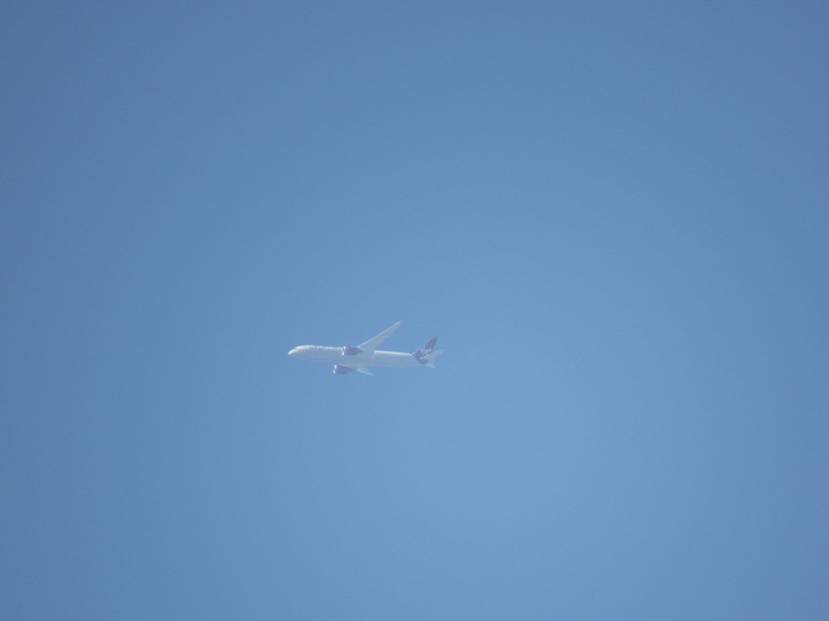 ian_bill67's tweet photo. @virginatlantic my first sighting of your brand new G-VBEL VS20/VIR20V SFO-LHR fl140 over Milton Keynes @virginatlantic #aviation #avgeek #planes #planespotting #aviationgeek #contrail #contails #sx530hs #canon https://t.co/7TSCUSHg9k