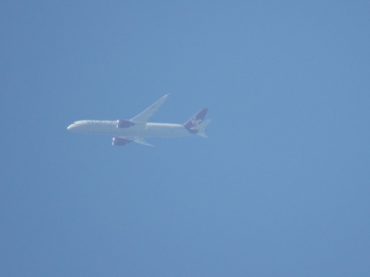 ian_bill67's tweet photo. @virginatlantic my first sighting of your brand new G-VBEL VS20/VIR20V SFO-LHR fl140 over Milton Keynes @virginatlantic #aviation #avgeek #planes #planespotting #aviationgeek #contrail #contails #sx530hs #canon https://t.co/7TSCUSHg9k