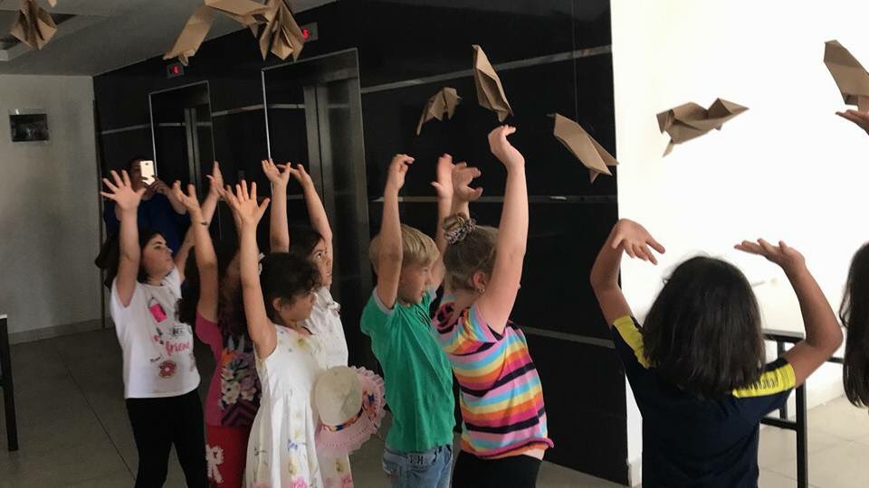 ahepsasst's tweet photo. SASST ailesi olarak Mahmutlar Kılıçaslan ilkokulun dan gelen minik dostlarımıza üniversitemizin çeşitli bölümlerini gezdirdik, 23 Nisan ruhunu paylaştık ve eğlenceli aktiviteler ile keyifli vakit geçirdik. https://t.co/UokHYprlXK