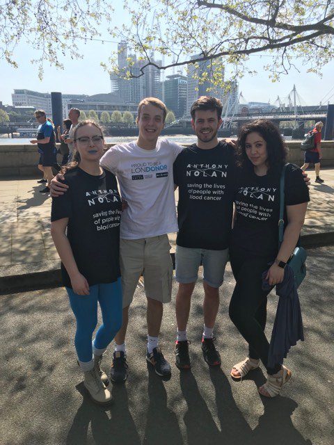 MarrowAlumni's tweet photo. Alumni at the Marrow cheerpoint for the London marathon! Good catching up with old friends and making new ones! #teamAN #marrowlove #goldenoldies https://t.co/fwxu30hUSb