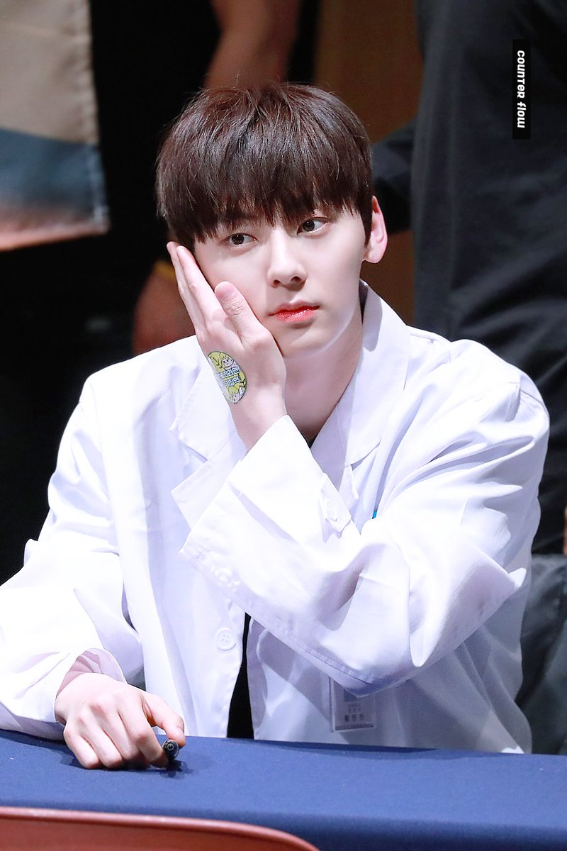 counterflow89's tweet photo. 180421 의사가운 진짜 잘어울려 민현이... (준비한 고화질 끝..) https://t.co/TnyrKtldqE