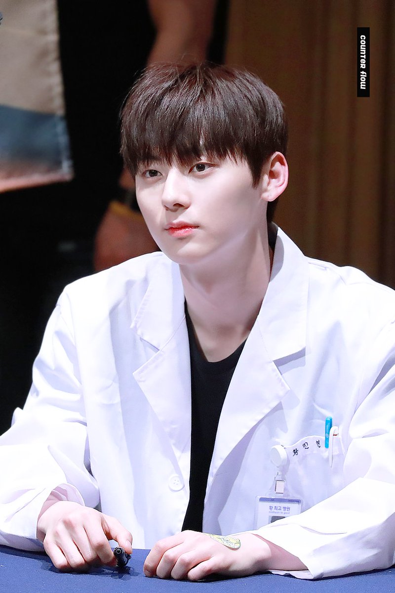 counterflow89's tweet photo. 180421 의사가운 진짜 잘어울려 민현이... (준비한 고화질 끝..) https://t.co/TnyrKtldqE