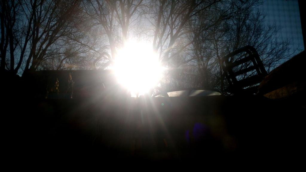 JustinFrantzen5's tweet photo. @AMHQ this mornings sunrise thru my window! Here in Sioux falls SD #Beautifulearth #sdwx @Paul_Goodloe https://t.co/Q4RpbdgiQD