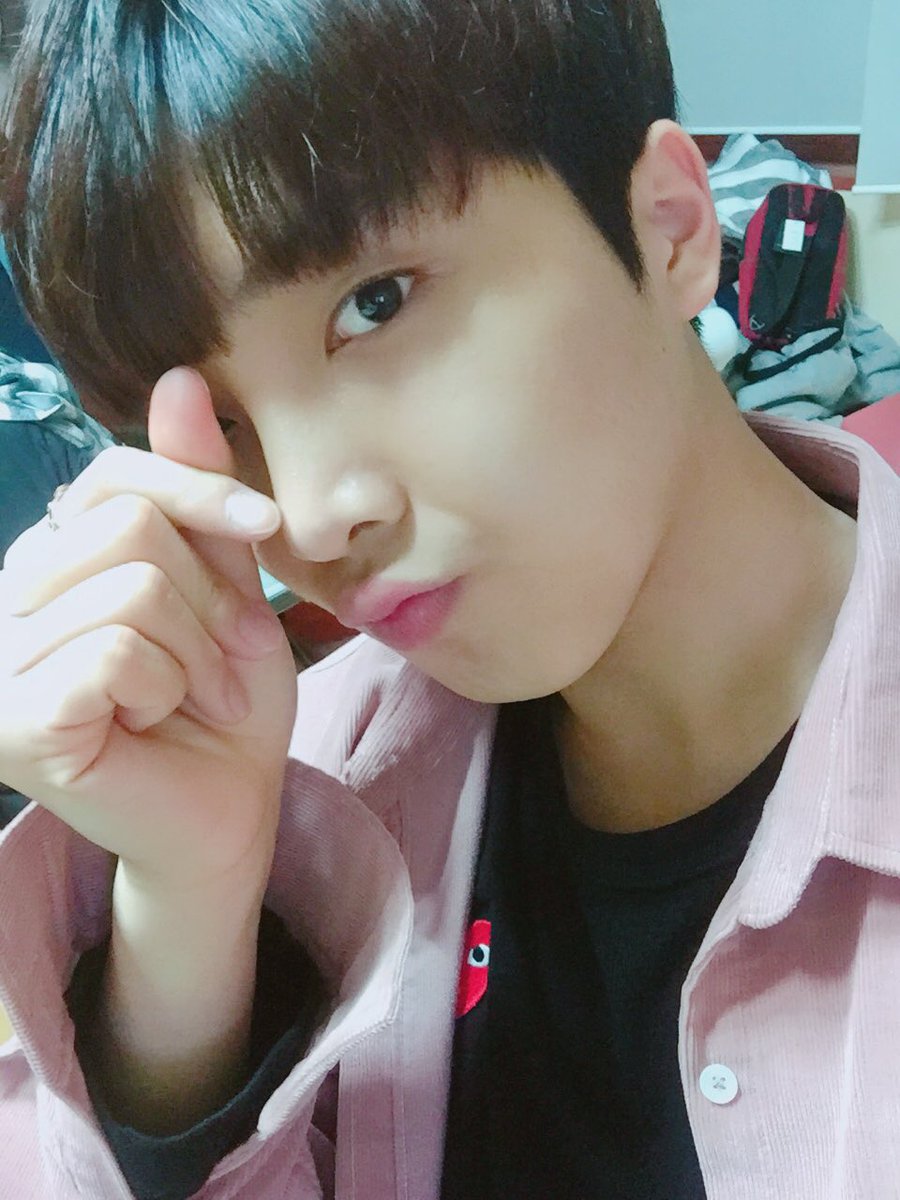 teamct_romeo's tweet photo. [윤성] 줄리엣~~~ 비가 오네요 오늘 ㅜㅜㅜ 보고픈맘을 담아.. 하트를❤ https://t.co/JL8LCUL3vd
