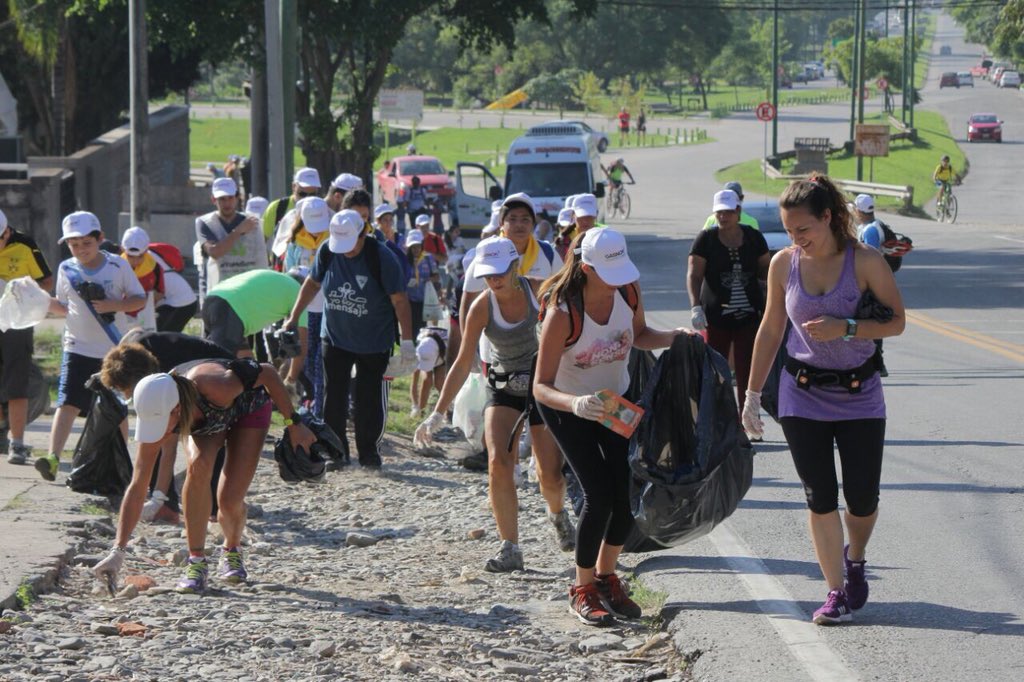 PrensaTucTur's tweet photo. La tendencia #Plogging llegó a #Tucuman a través de @TucumanTurismo y la campaña #YoMeSumo https://t.co/5aFCXOu5M6