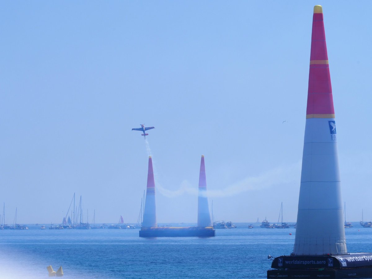 damsweb's tweet photo. Une compétition de folie ce #RedBullAirRace @villecannes !

Impressionnant. 🛩️😮☀️

On a même vu Francky Zapatta (🇫🇷) aka IronMan. 😎

#CotedAzurFrance #RedBull #Cannes https://t.co/3xE8dgbMzT