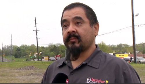 CBSSoutheast's tweet image. WAFFLE HOUSE SHOOTING:  4 people have been fatally shot and 4 others wounded at a Waffle House just outside of Nashville,TN. Witness Chuck Cordero describes the suspect and scene. (WTVF) SUN0038