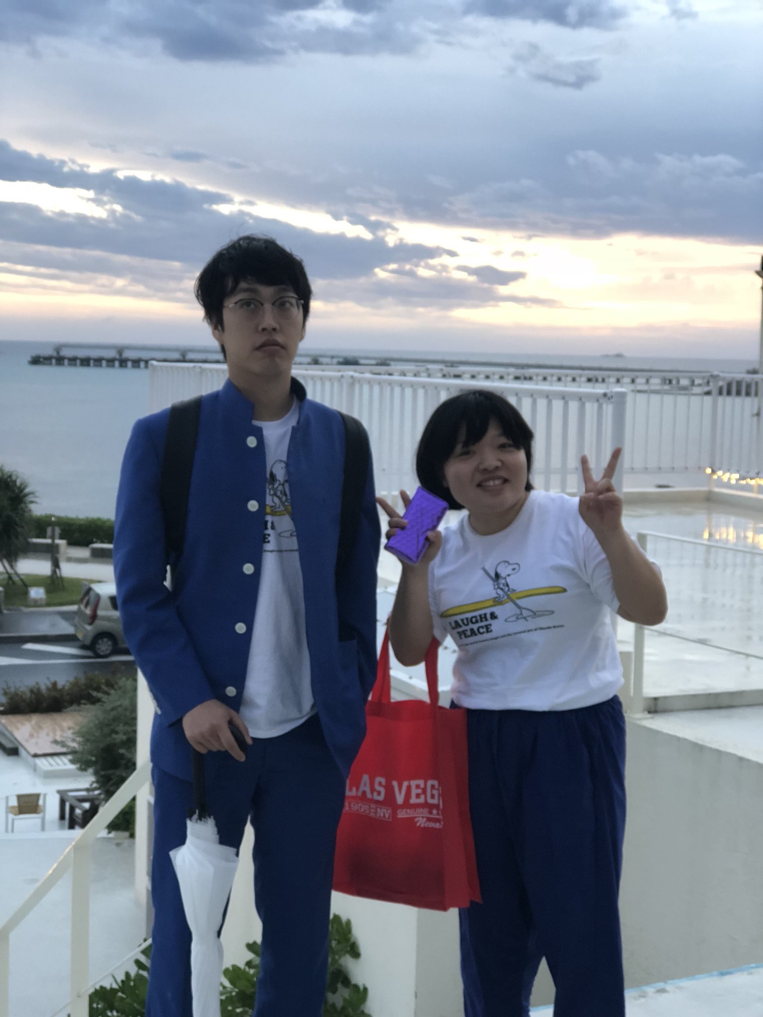 おかずクラブ ゆいp Twitterren 沖縄ラストは川瀬と海が見えるオシャレなとこでご飯食べました 待ち合わせのモスに川瀬がいなかったんですが 店員さんに青い学ランの男見ませんでした って聞いたら すぐにあの人ね と教えてくれました トレードマークの青い学