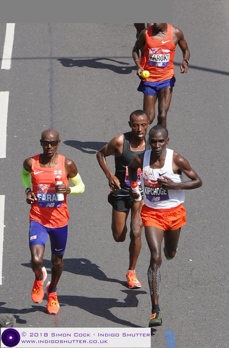 IndigoShutter's tweet photo. Here’s the Men’s Elite at the 25km mark on the #isleofdogs #london #virginlondonmarathon #virginlondonmarathon #londonmarathon #londonmarathon2018 #mofarah #EliudKipchoge #KipchogeKeino #BedanKaroki https://t.co/7tg128oDuc
