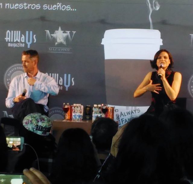 ouater's tweet photo. One year ago I had an unforgettable experience meeting my favorite actors for the first time. Thank you @LanaParrilla and @sean_m_maguire for being so amazing and for making con weekend absolutely special. This memories will always warm my heart ♥️ #StorytellingCon https://t.co/V6nbi7mxNn