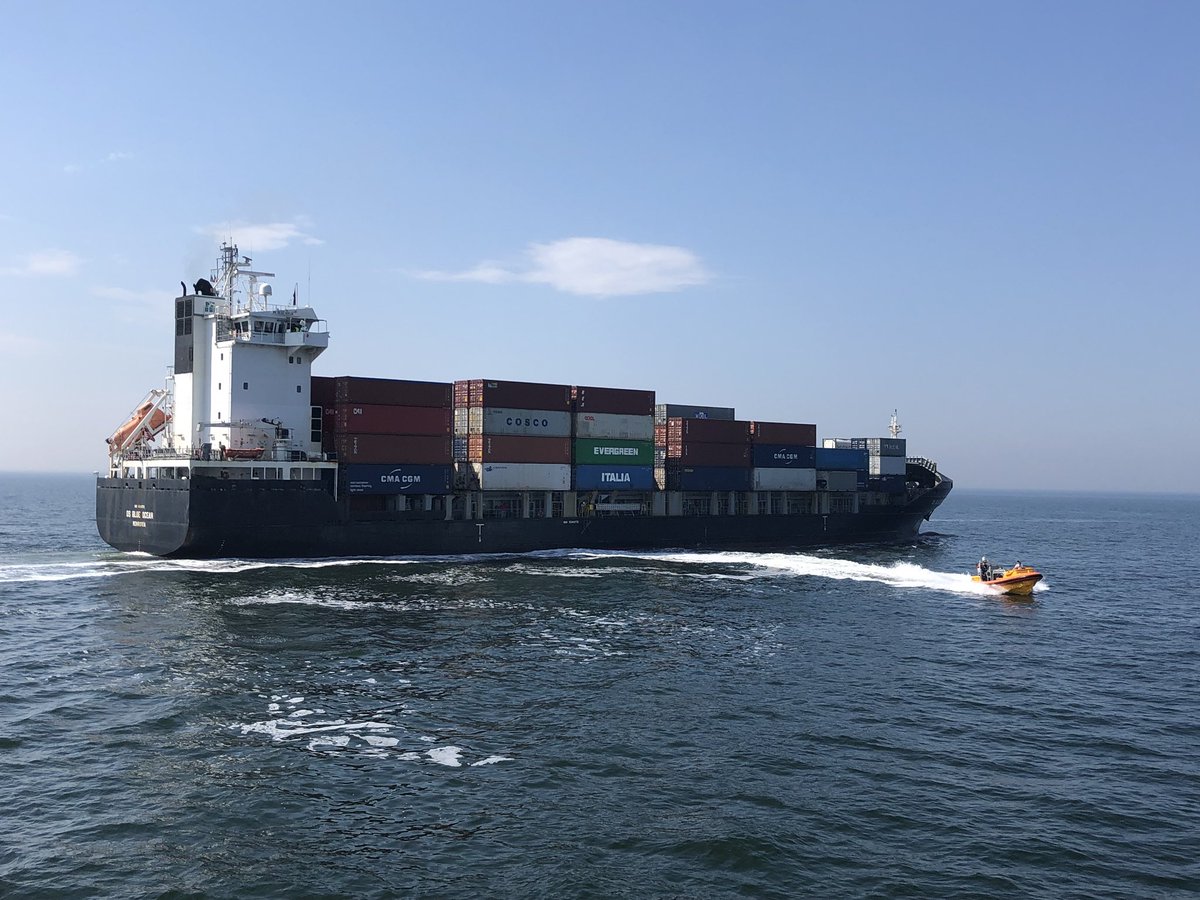 DS Blue Ocean disembarking her pilot at Pilotcutter Procyon <a href="/Loodswezen/">Loodswezen</a> <a href="/PortOfRotterdam/">Port of Rotterdam Authority</a> <a href="/De_Havenmeester/">Havenmeester R'dam</a>
