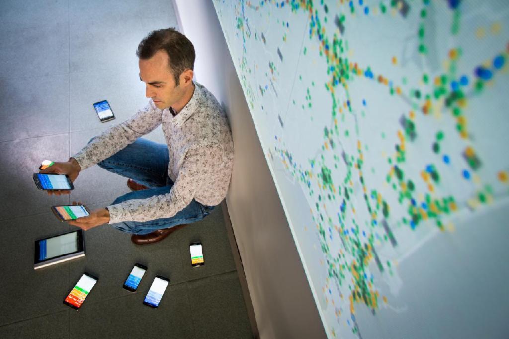 Expert_JML's tweet photo. Connaitre son exposition aux ondes sur son lieu de travail grâce à l’application ElectroSmart - #ondesélectromagnétiques #champs électromagnétiques #wifi   https://t.co/jv1GTMc8u2 https://t.co/aDPWLMcQd4