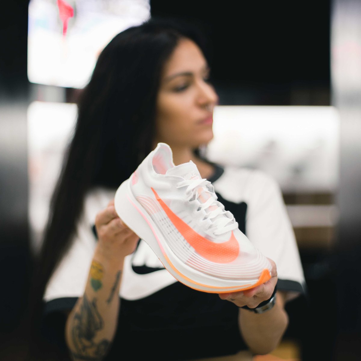 zoom fly sp volt glow