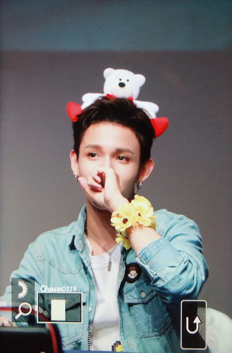 Choco020117's tweet photo. 180422 팬싸
 @bravepunch0117 
#사무엘 #Samuel #サムエル #ONE https://t.co/vMfEfmJRE0