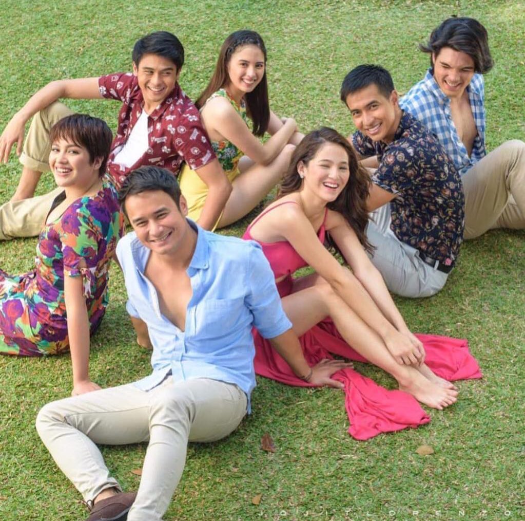 Jane_TeamChill's tweet photo. Ilang araw na lang makikilala na natin ang casts ng #PHRArawGabi.  @barbieeimperial @1migueldeguzman @rkbagatsing @angeles_paulo @YsaOrtega_ @itsJaneOineza @joshuacolet @RSBDramaUnitNew @pherlouiemoya @callmecarlough @TheodoreBoborol 

📸 JMs IG Story https://t.co/ZS94qXzFw2