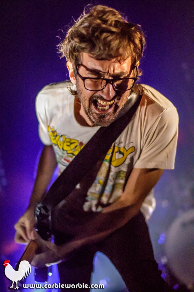 CarbieWarbie's tweet photo. GAZ! I love watching #GarethLiddiard ( @TFS_Records) in action, especially when he goes unhinged & wild. #BrianHooper Band performance of 'I Get Up Again' & 'Motherfucking Motherfucker' was intense! Here's my photos from the emotional Brian Hooper Benefit. #tropicalfuckstorm https://t.co/Agpg0RiIq8