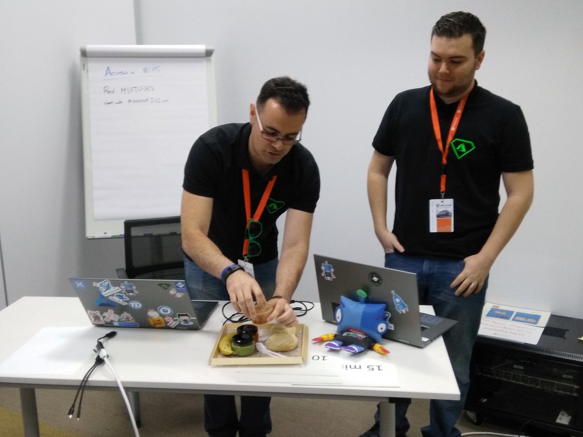JIniestaData's tweet image. #GlobalAzureBootcamp2018 #Madrid (@Gwab_Es) en @MicrosoftES, ha sido un eventazo! Gracias @saintwukong por llevarme de speaker y darme la oportunidad de dar a conocer a los asistentes como sacarle todo el potencial a CUSTOM VISION y lo más importante, el Mojo Canario 😂@ENCAMINA
