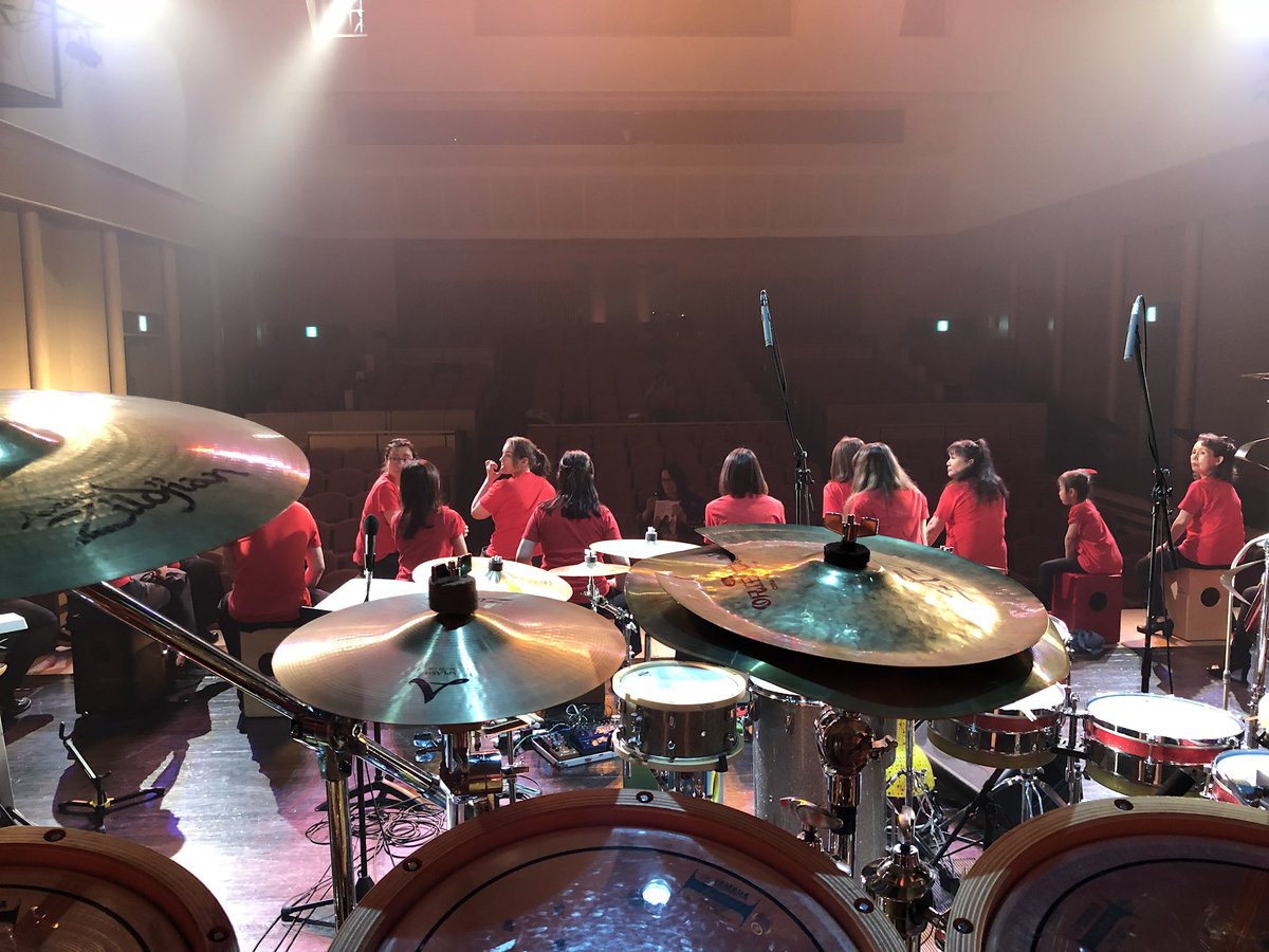 092059S's tweet photo. 昨日は杉田劇場で
宙さんのコンサートにドラムで参加しました!
宙さんのドラムセットで参加でしたが
色々な楽器があってたくさん遊べて
楽しかったです! https://t.co/WtosZqOvzH