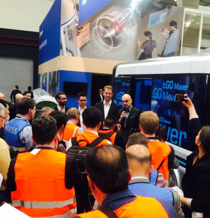 chrissisailer's tweet photo. Minimales Interesse der #Presse am #eGOMover an unserem #Microsoft Stand. Toller Auftakt der #HM18 würde ich sagen ❤️🚍 #IoT #IndustrialIoT #MobilityOfTheFuture #Mobility @eGO_Mobile_AG https://t.co/dMnmUZmVyX