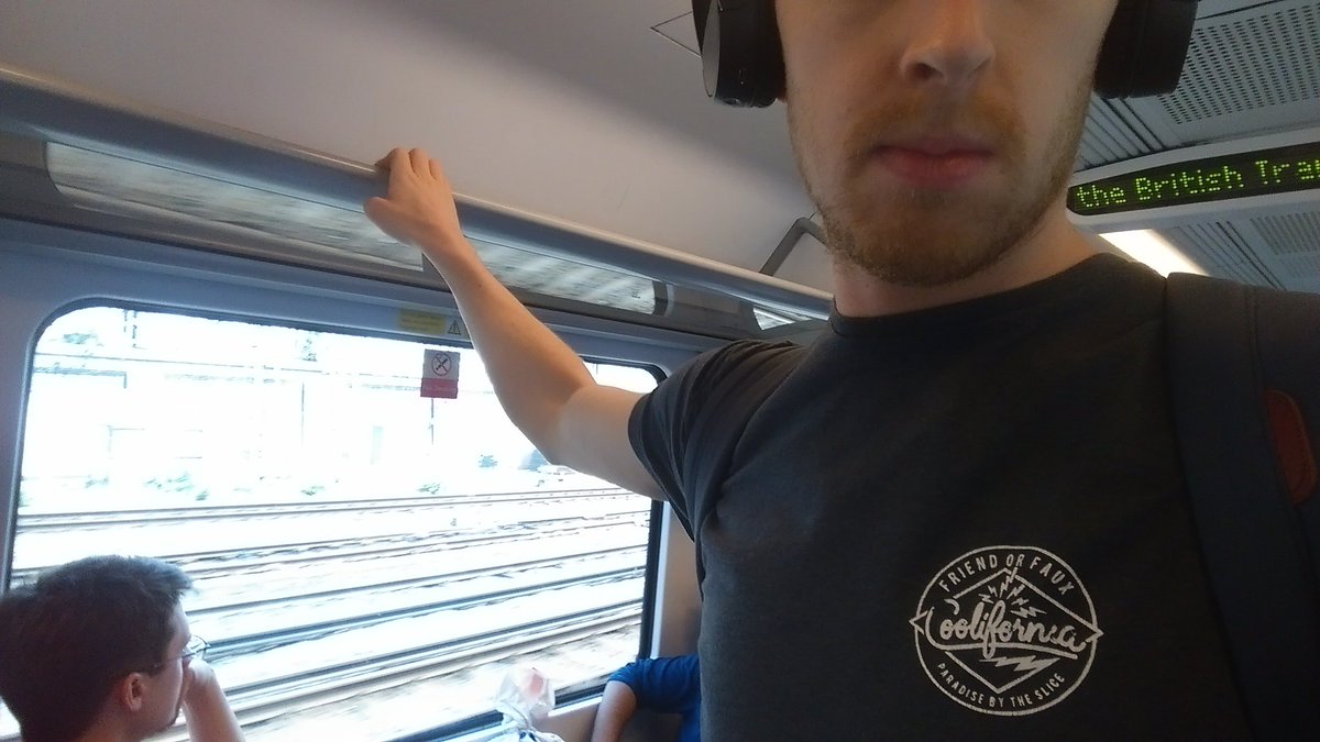 CDMolloy's tweet photo. Just pulling into Euston, I may have to run a bit... Not looking forward to it in this heat. #LondonMarathon https://t.co/YvGSkKt7Fp