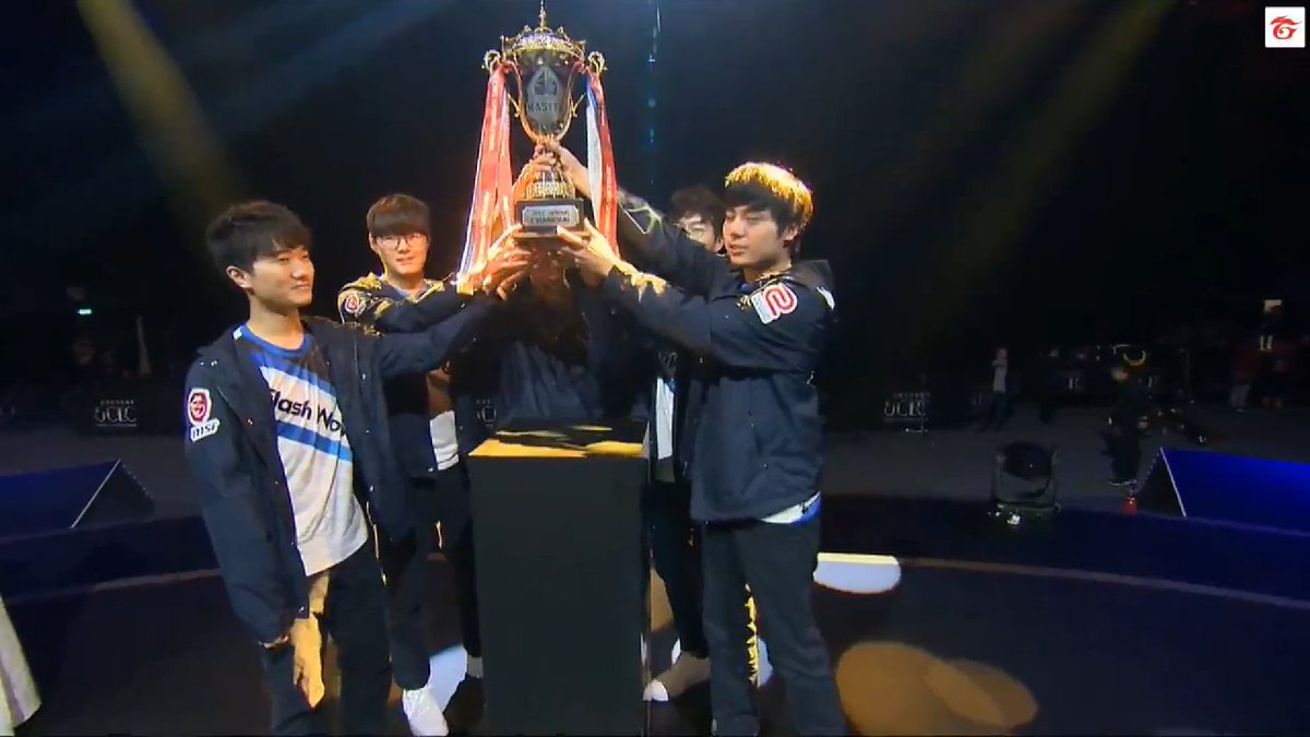 LoL_WorldEvents's tweet photo. Your 2018 #LMS Spring Grand Champions and representing Taiwan🇹🇼 at #MSI2018, @flashwolves2013🇹🇼. As they sweep @EESstars🇭🇰
#FWWIN #FWFIGHTING #TWWIN
TEAM: Hanabi, @MooJin_LOL, Maple, Betty, SwordArt and coach WarHorse https://t.co/77hWZcbnIB