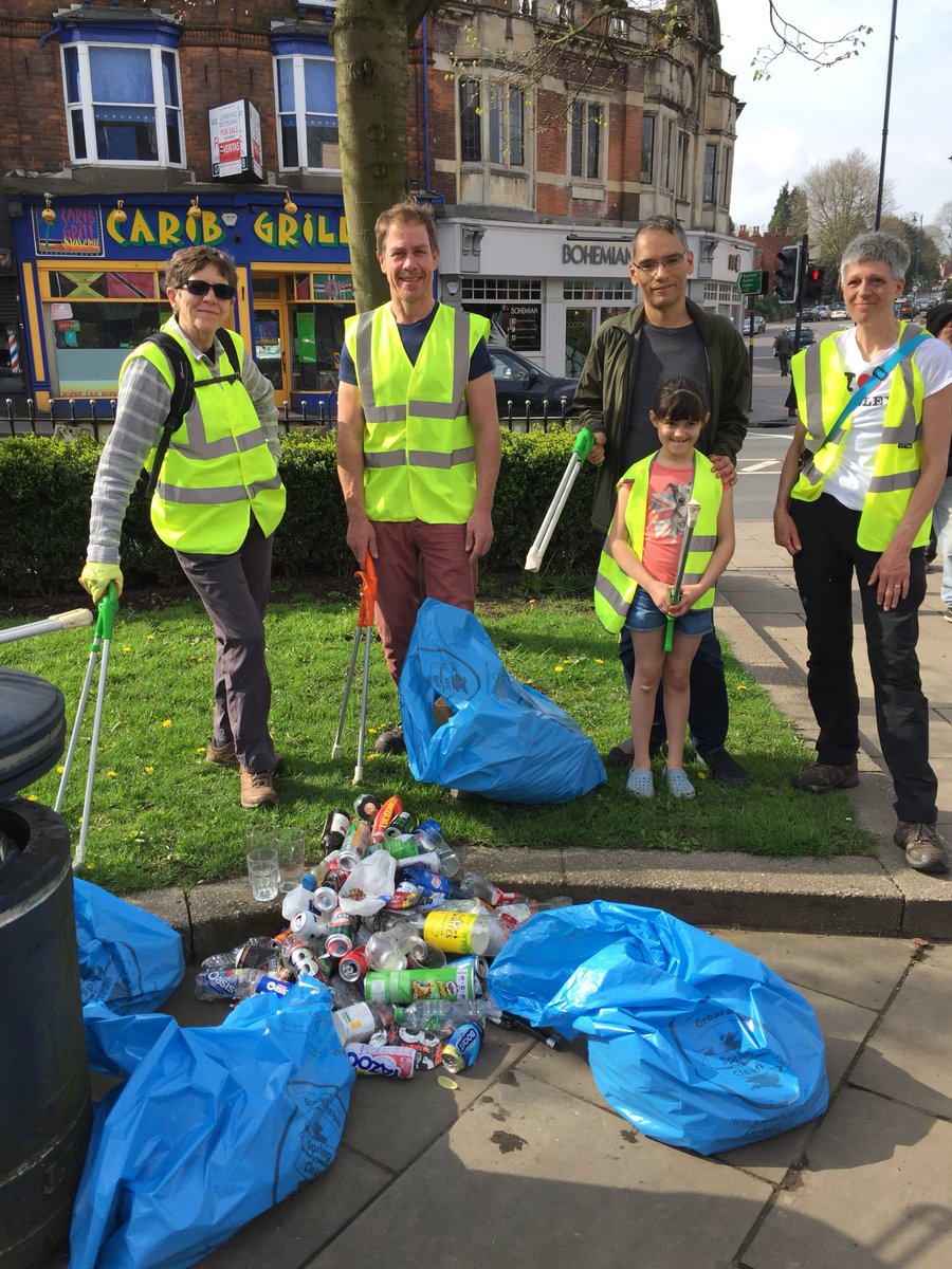gardensinboots's tweet photo. Litter busted #moseley and worked on the car park with @moseleyinbloom . Looking SO much better! #gettingthingsdoneinmoseley #community https://t.co/lliwJuyEVM