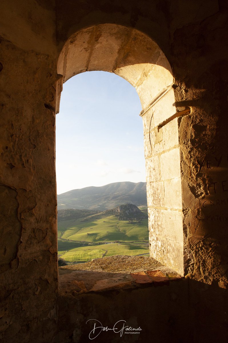 Una #ventana a la #Sierra de #Cádiz, en el  #monasterio de Caños Santos de Alcalá del Valle con un entorno #precioso
#Sientelasierra #AunahoraCádiz #MagicCadiz