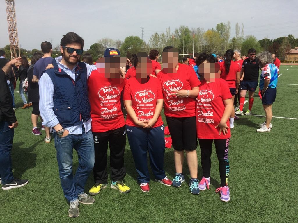 PPSanse's tweet photo. 🏈🏈Enhorabuena al @SanseRugby Gran iniciativa para promover la inclusión social a través del deporte de equipo👏. Lo hemos pasado genial en la jornada de deporte al aire libre compartiendo los valores de cooperación, respeto e igualdad🔝🔝 https://t.co/RNACjRQzMV