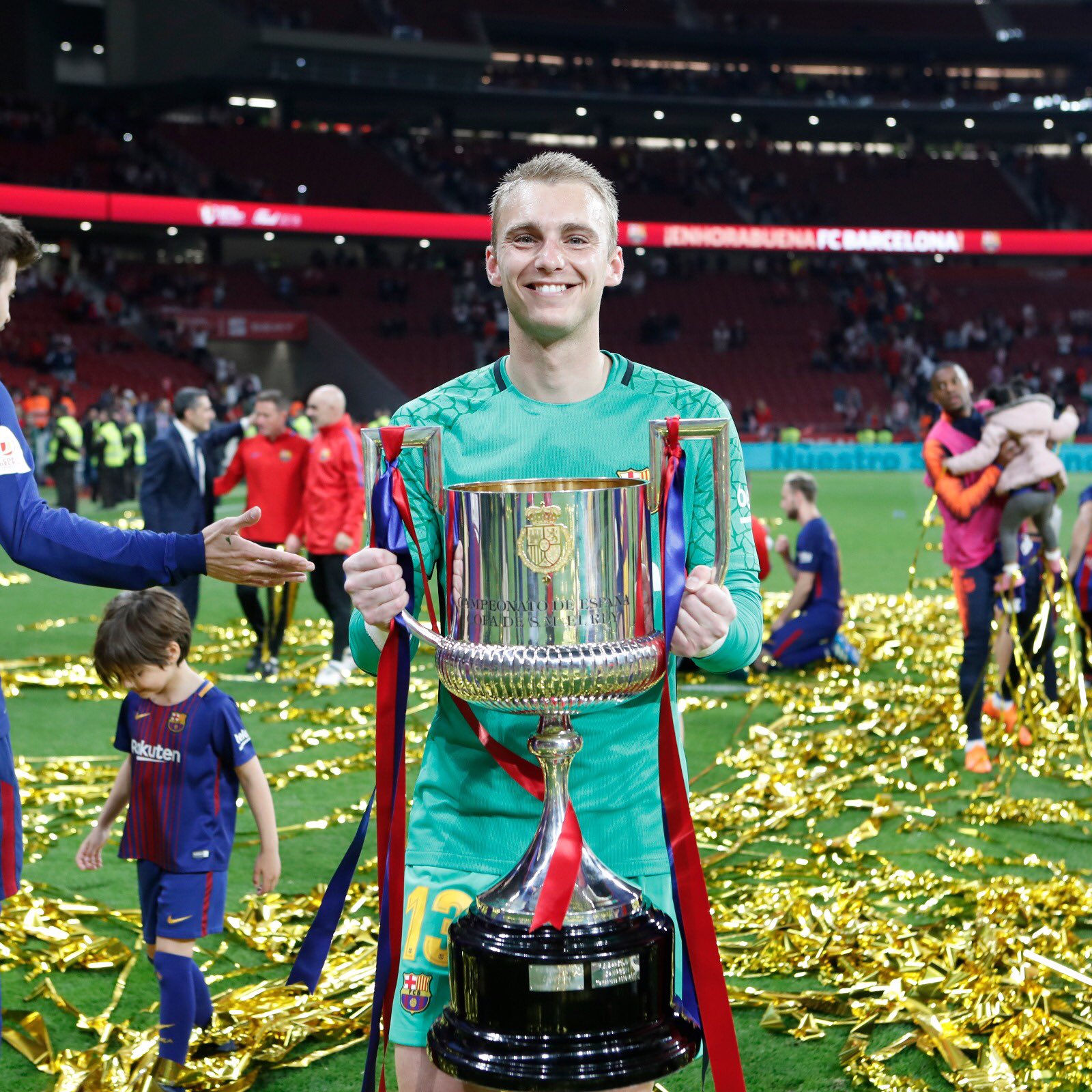 Happy 29th Birthday Jasper Cillessen  A well deserved gift on your birthday..!! 