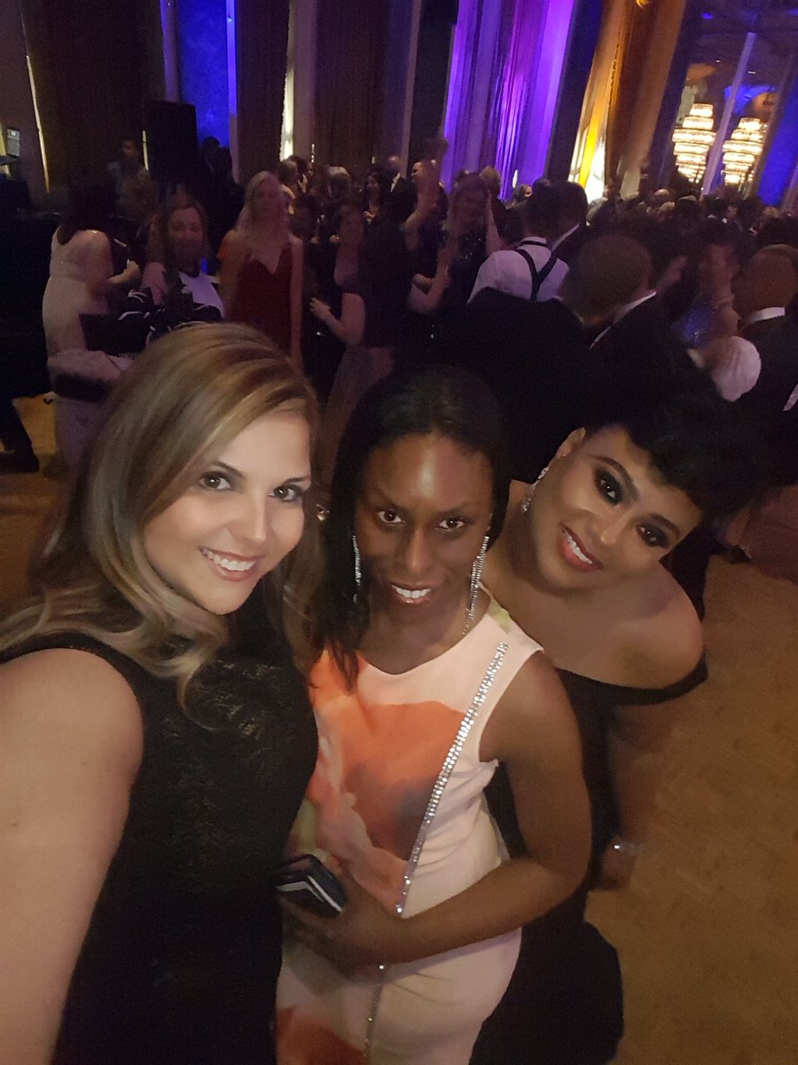 NatalieP_Impact's tweet photo. #AboutLastNight #StarlightFoundationGala Women's Night Out #ExecWomen #Law https://t.co/fm5ajUlUm9